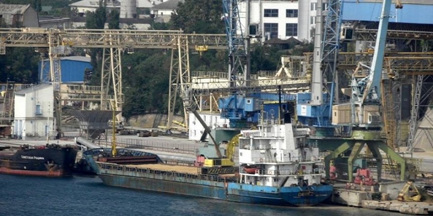 Kısıtlamalara rağmen gemiler Kırım'dan yük taşıyor