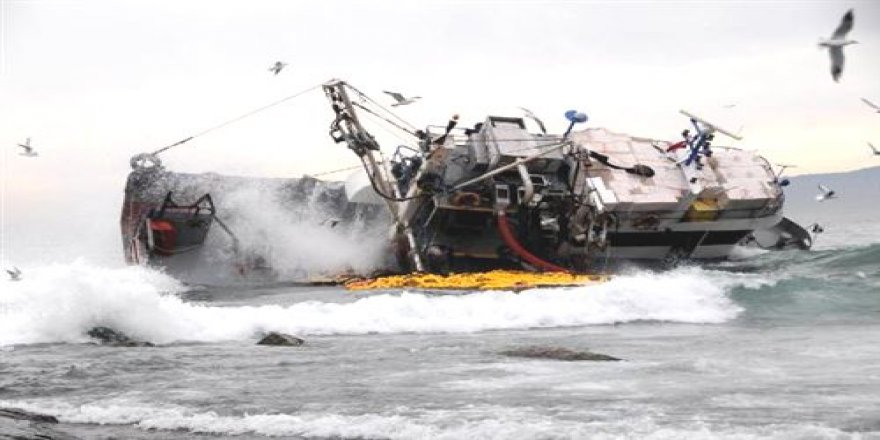 Balıkçı teknesi battı: 7 mürettebat kayıp