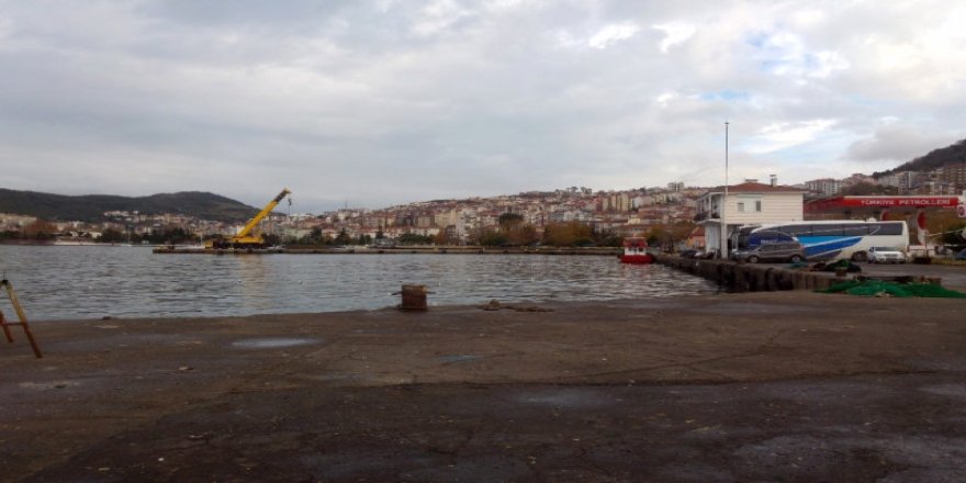 Limandaki hasarlı iskele onarıldı ve işlevsellik kazandı