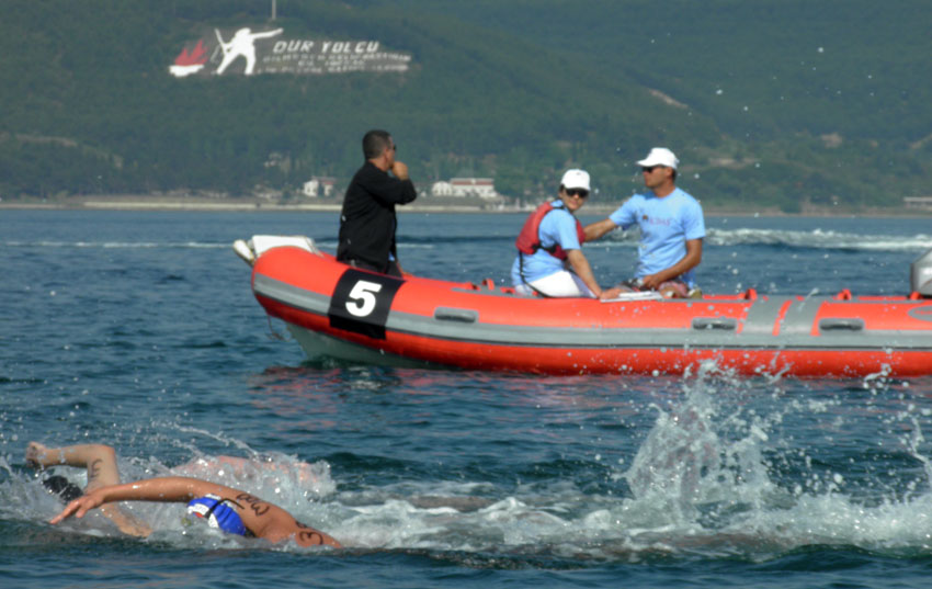 Türkiye Açık Su Yüzme Şampiyonası Çanakkale Boğazı’nda yapıldı