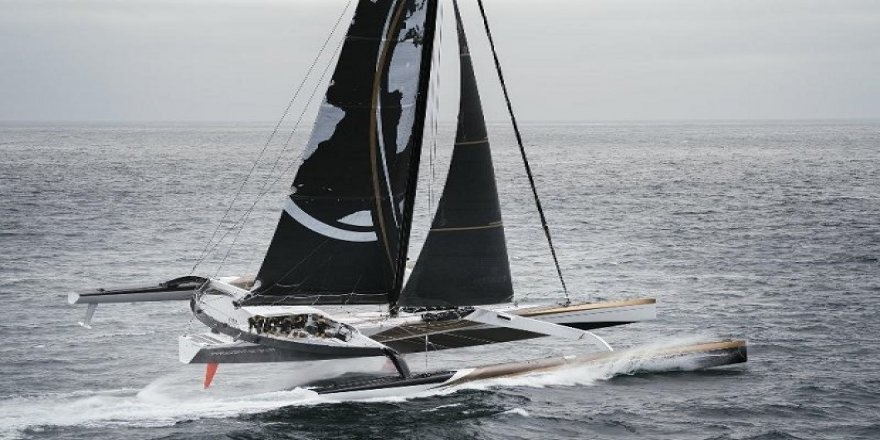 Dev trimaran Spindrift 2’nin direği kırıldı