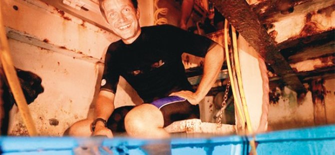 Fabien Cousteau 1 ay suyun altında
