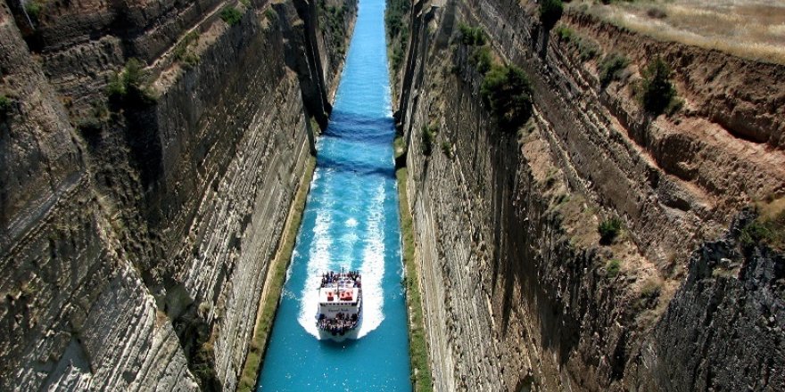 Gemilerin Korint Kanalı’ndan geçişi yasaklandı