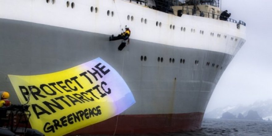 Greenpeace aktivistleri eylem yaptı