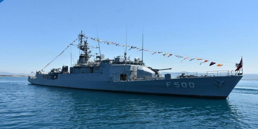 TCG Bozcaada Korveti Edremit Limanı’nı ziyaret etti