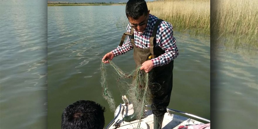 Eğirdir Gölü'nde, 800 metrelik uzatma ağ denetime takıldı