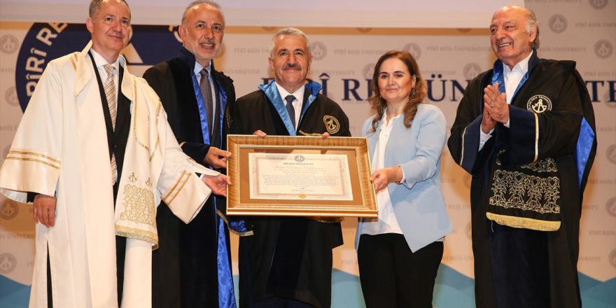Bakan Arslan’a PRÜ’den Fahri Doktora ünvanı