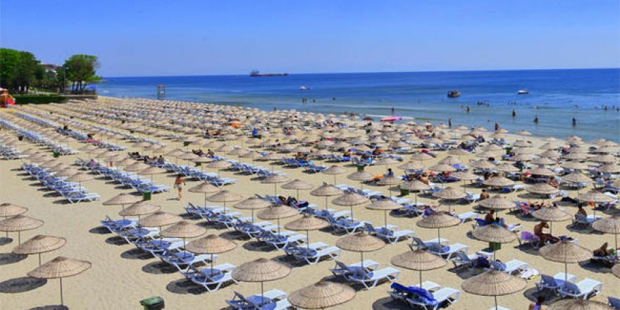 İstanbul plajları ziyaretçilerini bekliyor