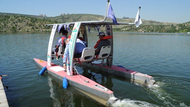 Güneş enerjisi ile çalışan göl tipi tekne