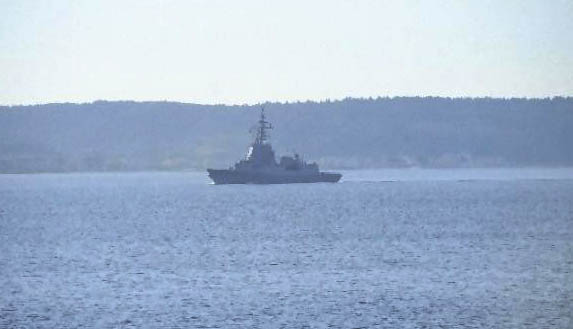 İspanya ve Kanada savaş gemileri Çanakkale'den geçti