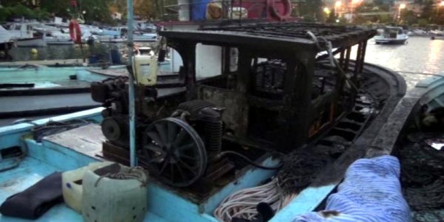 Ereğli'de balıkçı teknesi yandı