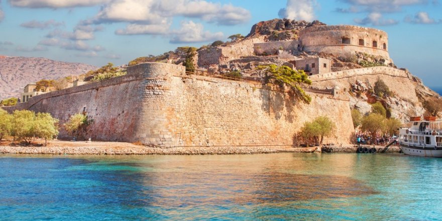 Hüzünlü bir geçmişe sahip ada: Spinalonga