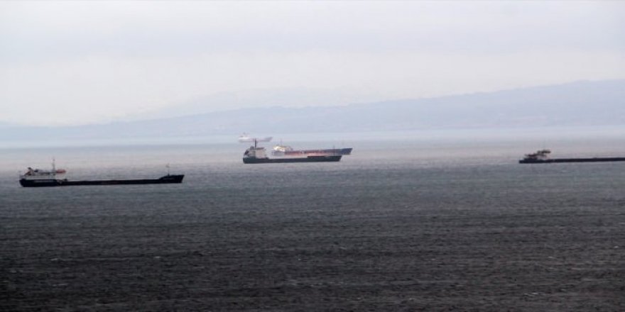 Karadeniz’de fırtına geçit vermiyor