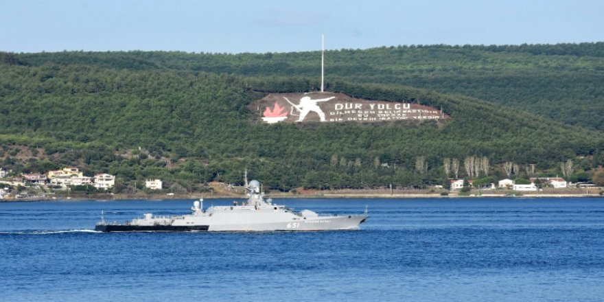 İki Rus savaş gemisi dönüş yolunda