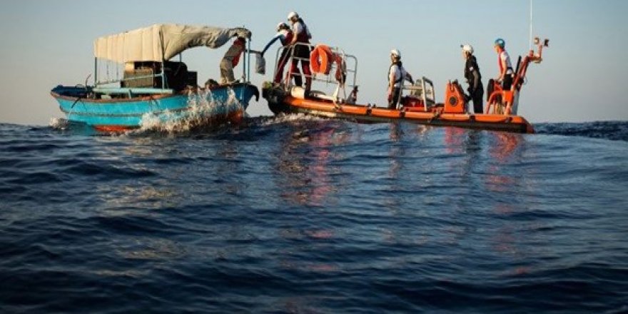 Akdeniz'de sığınmacı teknesi battı: 34 ölü