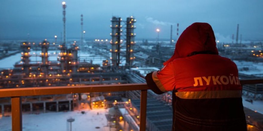 Lukoil, İran'dan petrol alımını durdurdu