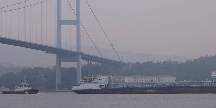 İstanbul'da Gemi Geçişleri Çift Yönlü Kapatıldı