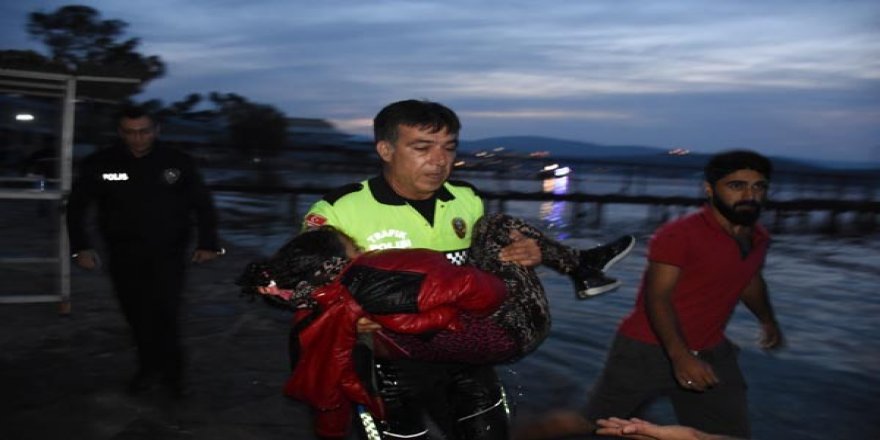 10 kişilik tekneye 30 kişi bindi, 2 göçmen öldü