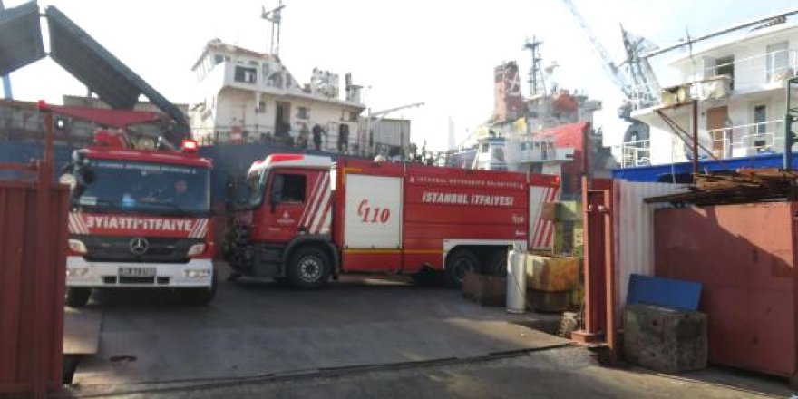 Tuzla'da tersanedeki gemide yangın