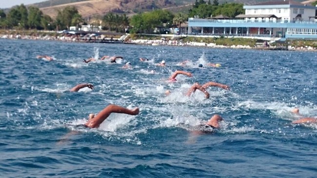 7. LEN Kupası Kupası açık deniz yüzme yarışları İstanbul'da