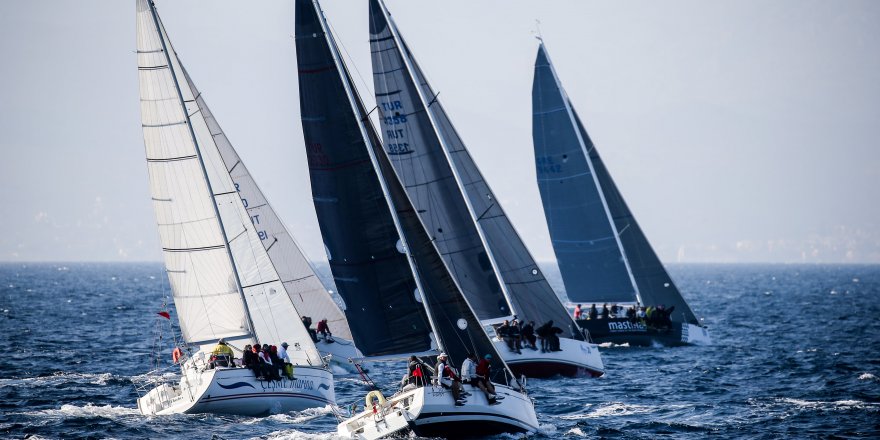 Çeşme’de yelkenler çocuklar için açıldı