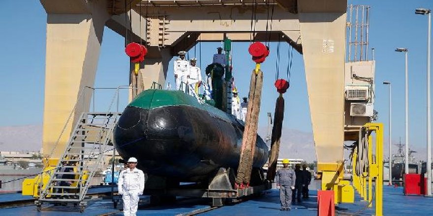 İran 2 yeni denizaltıyı donanma filosuna kattı