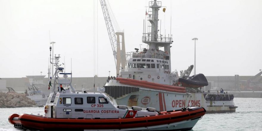 İtalya ve Malta yardım gemisine liman açmıyor