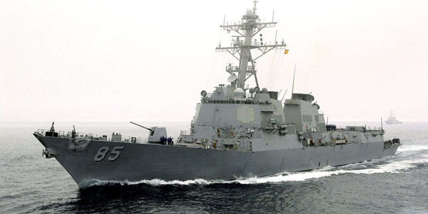ABD savaş gemisi tehlikeli sulara açıldı