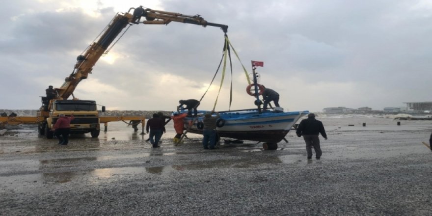 Tüm çabaları ekmek teknelerini kurtarmak için!