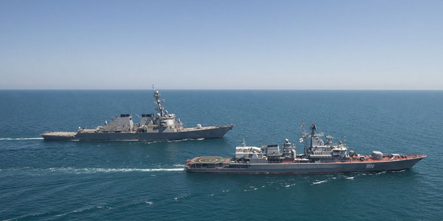 Rus gemileri, ABD destroyerlerine refakat ediyor