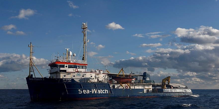 SeaWatch Akdeniz'de sığınacak liman arıyor