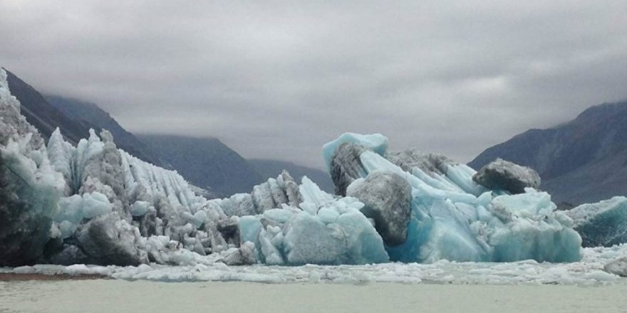 Tasman Buzulu'ndan dev buz parçaları koptu