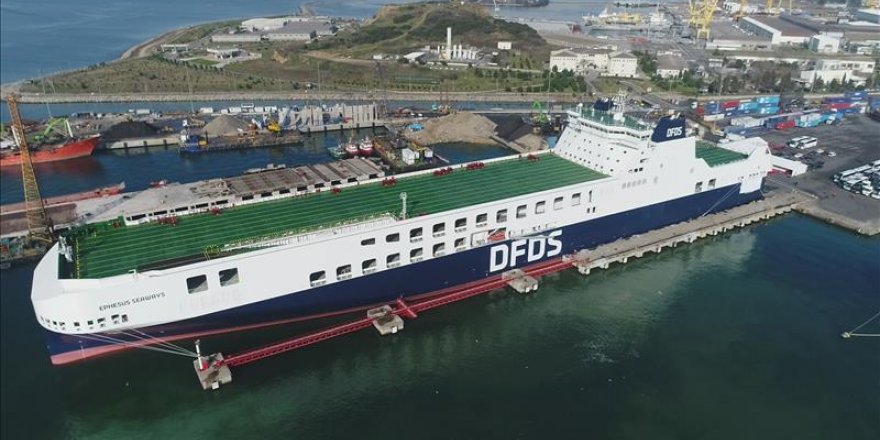 Mega Ro-Ro gemisi Türk Bayrağı’yla sefere çıktı