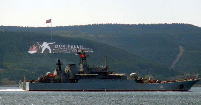 Rus savaş gemileri Karadeniz'e geri dönüyor