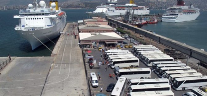 İzmir Limanı’nda kruvaziyer yarı yarıya düştü