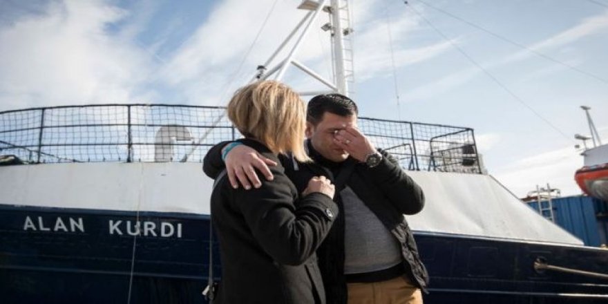 64 göçmenle 5 gündür Akdeniz’de dolaşıyor
