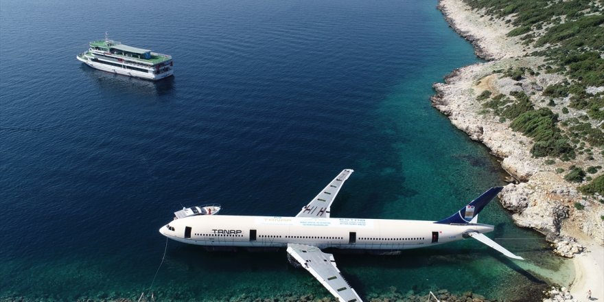 Dev uçak Saros Körfezi’nde batırıldı