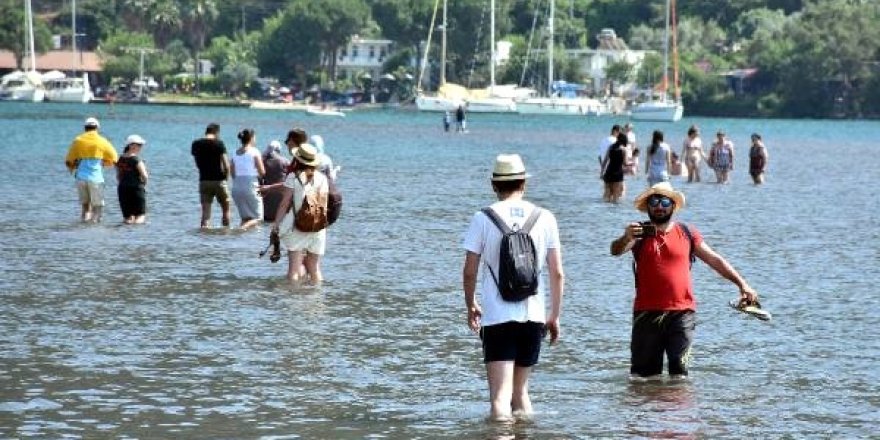 Kızkumu'na turistler akın ediyor