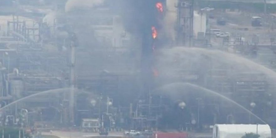 Exxon Mobil Rafinerisinde yangın