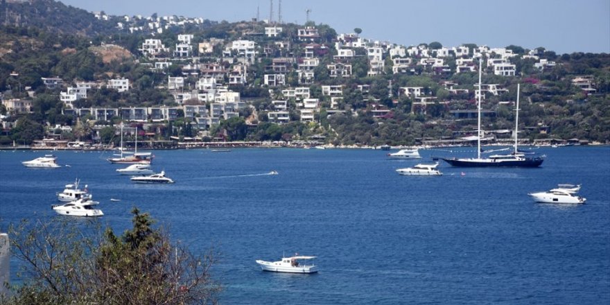 Lüks yatlar Bodrum’dan vazgeçemiyor