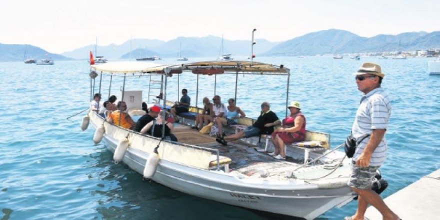 Marmaris'in tekne dolmuşları ilgi çekiyor