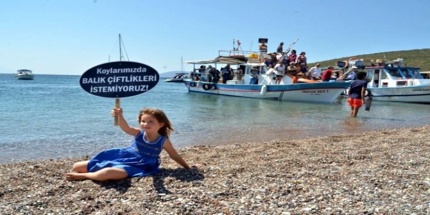 Sığacık'da balık çiftliği protesto edildi