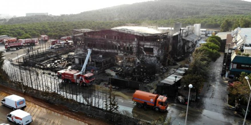 Tuzla'daki yangın enkaz bıraktı