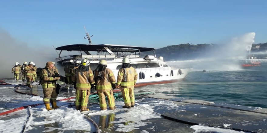 Bebek’te demirli teknede yangın