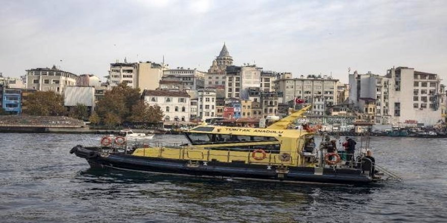 Haliç'te deniz suyunun kalitesi araştırılıyor