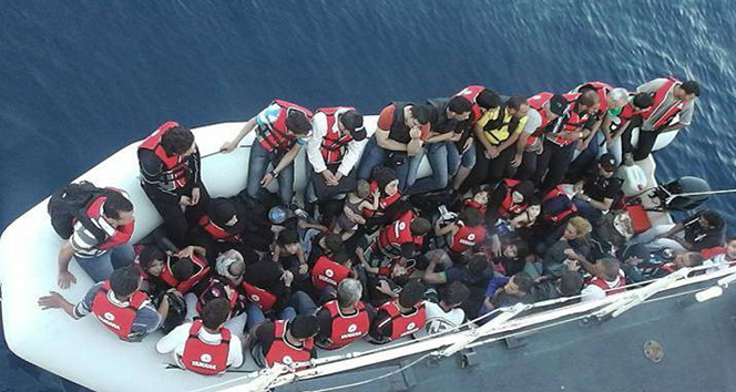 Sahil Güvenlik Ege Denizi’nde 212 sığınmacıyı kurtardı