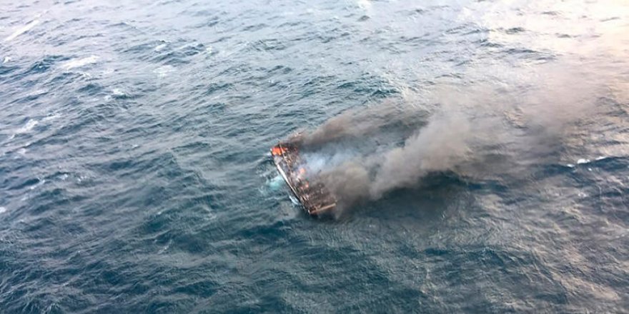 Balıkçı teknesi yandı: 1 ölü, 11 kayıp