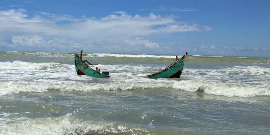 Bangladeş’te 14 mülteci denizde boğuldu