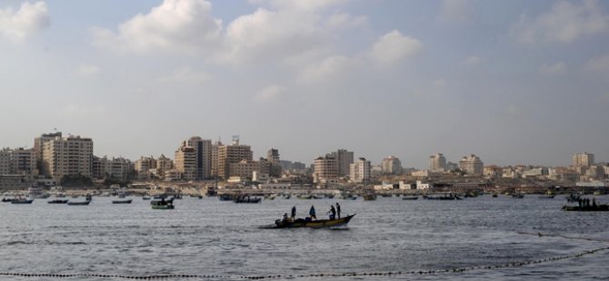 Gazzeli balıkçılara 6 mil avlanma izni