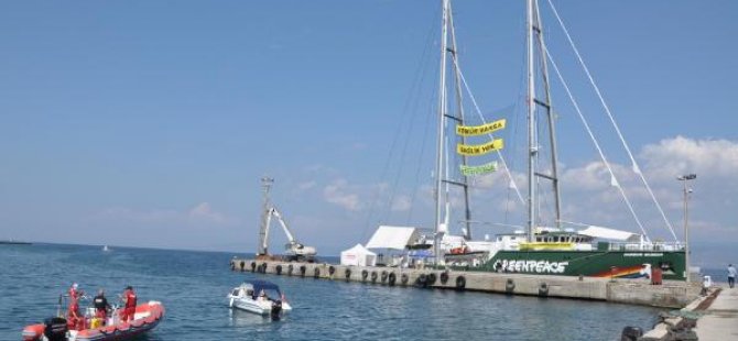 Greenpeace'in gemisi "Rainbow Warrior III" Mudanya'ya demirledi